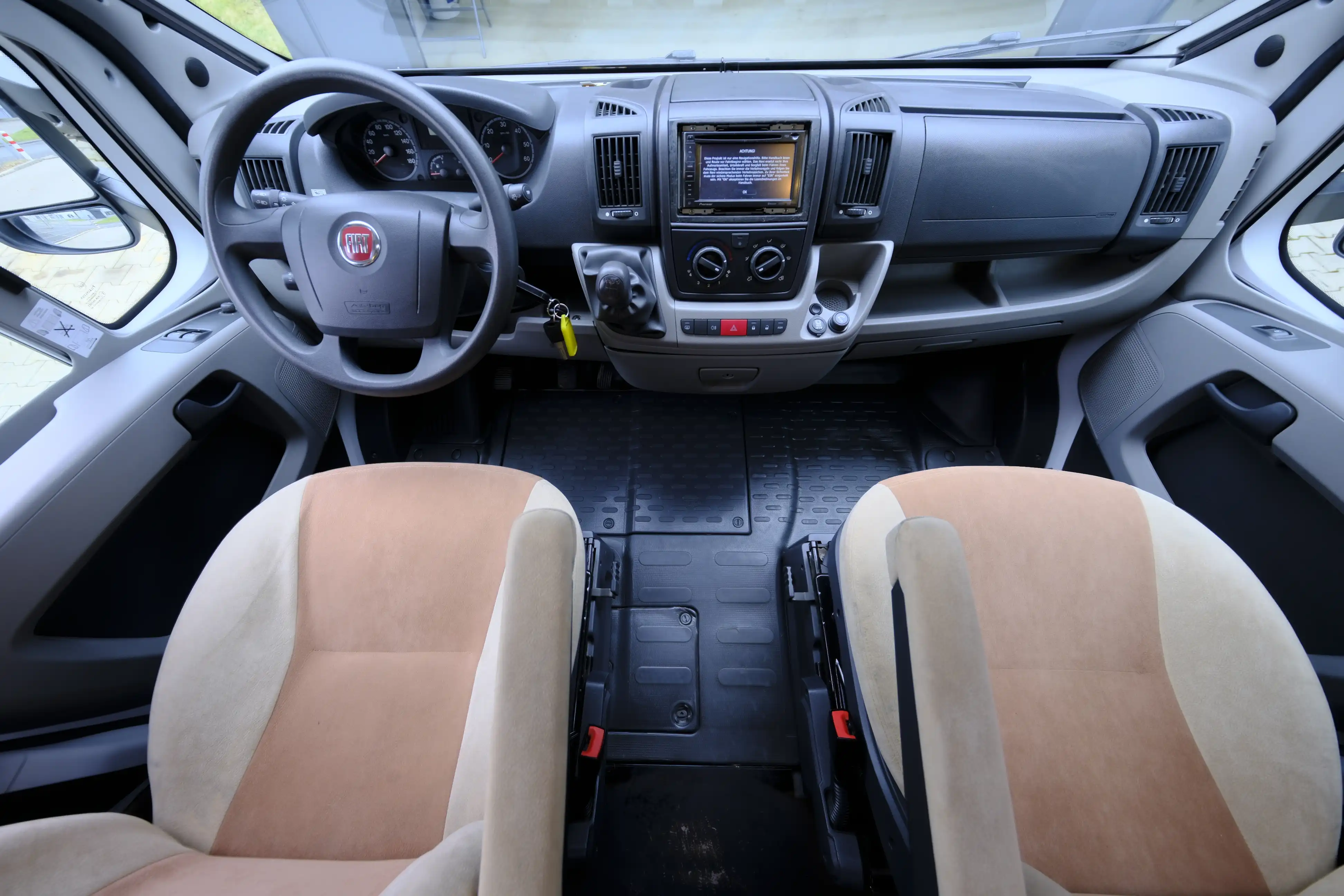 BUERSTNER Ixeo Plus IT 724
